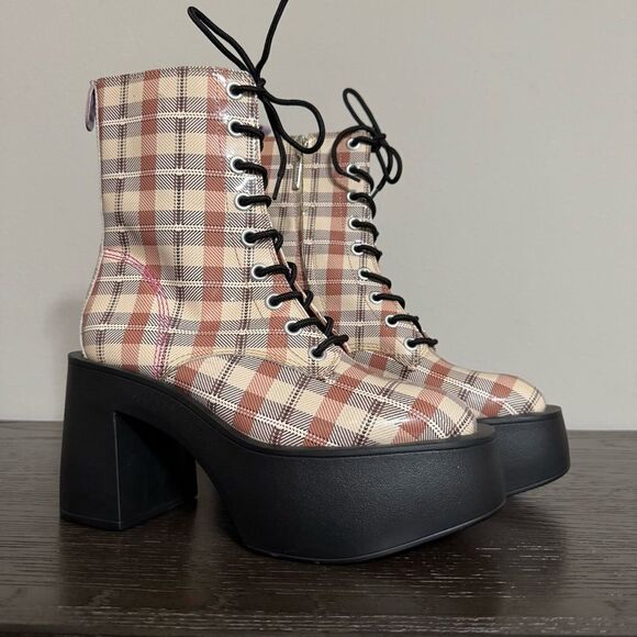 Women’s Larroude Olivia Patent Leather Platform Boot Size 8 Carmel Plaid - Picture 3 of 16